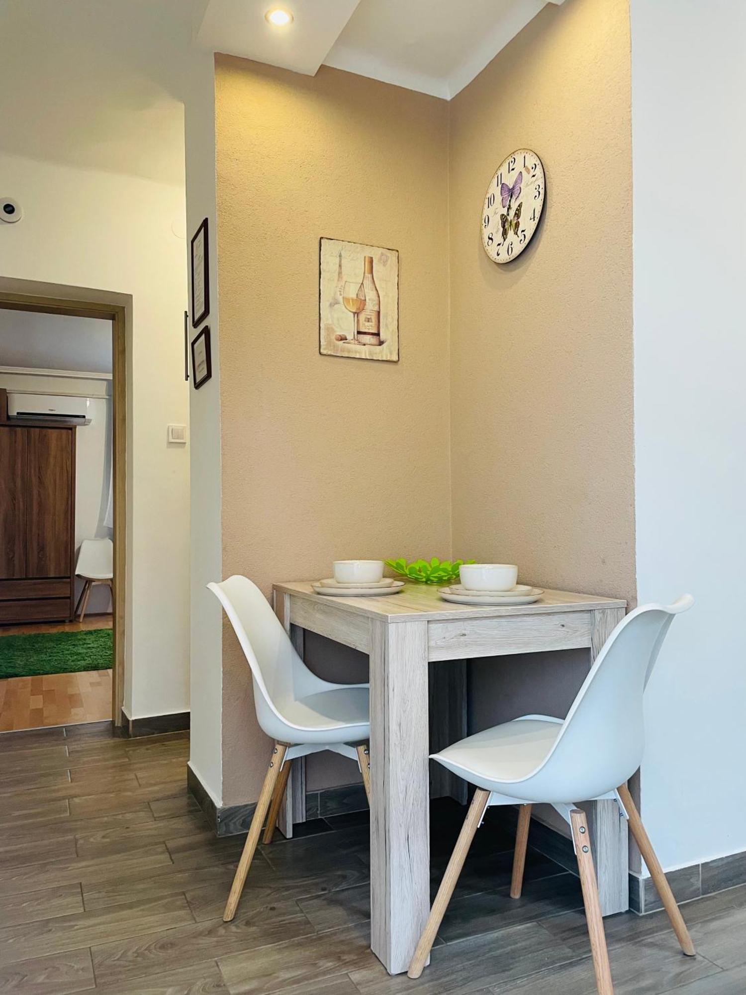 Weninger Studio Apartman Kiskunhalas Exterior foto