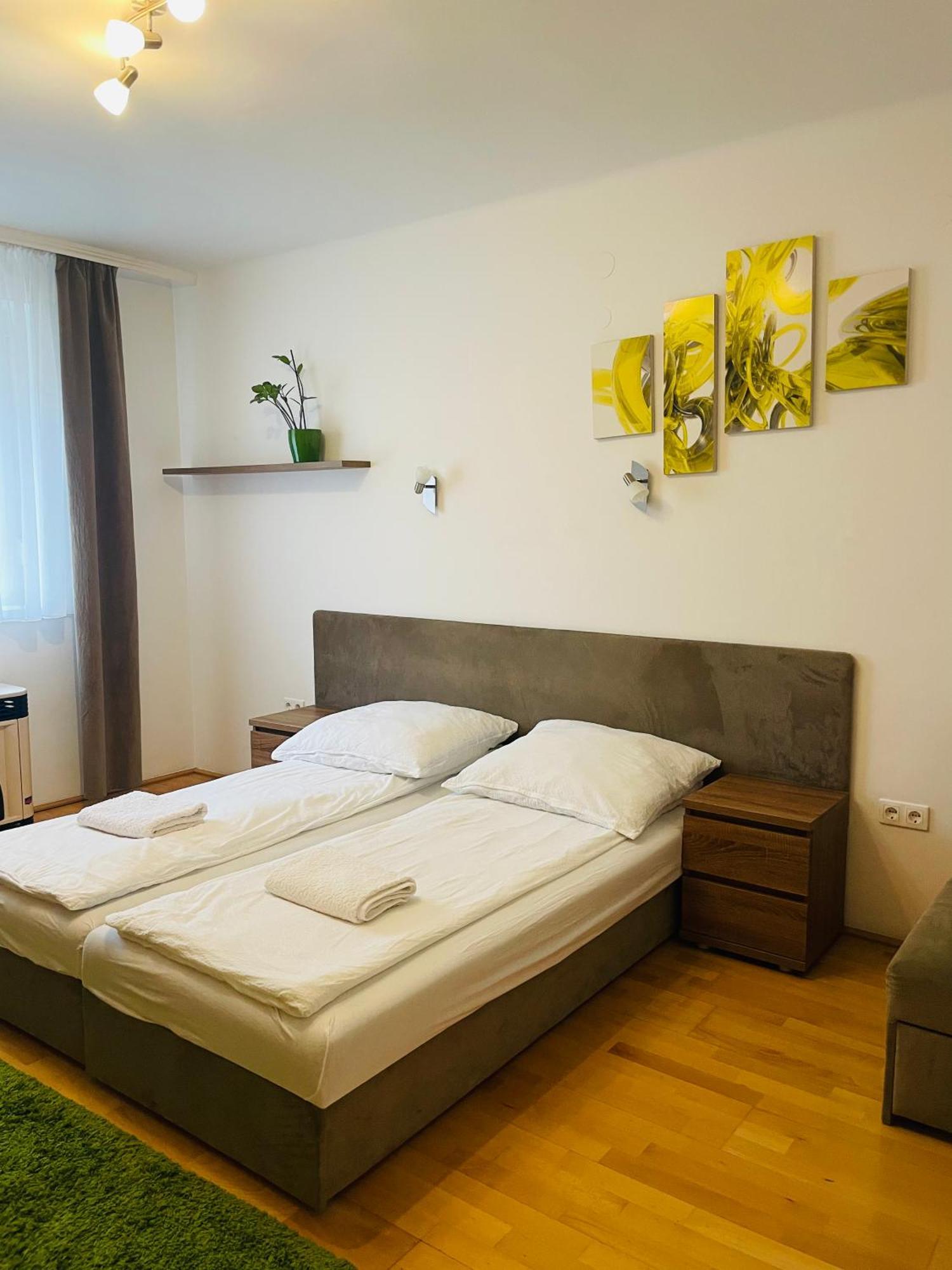 Weninger Studio Apartman Kiskunhalas Exterior foto