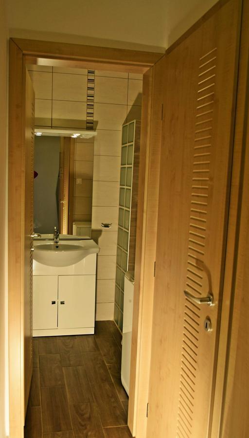 Weninger Studio Apartman Kiskunhalas Exterior foto